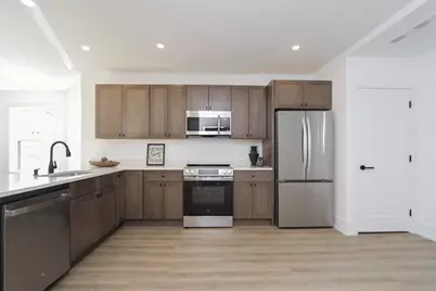 20 Cottage St, West Springfield, MA 01089 - Photo 5