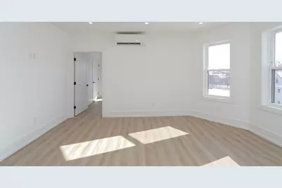 20 Cottage St, West Springfield, MA 01089 - Photo 33