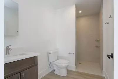 20 Cottage St, West Springfield, MA 01089 - Photo 21