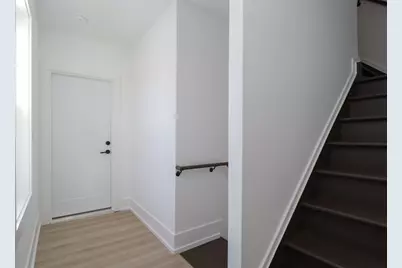 20 Cottage St, West Springfield, MA 01089 - Photo 35