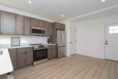 20 Cottage St, West Springfield, MA 01089 - Photo 9