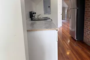 22 Clark St, Holyoke, MA 01040 - Photo 1