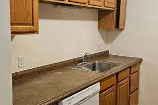 688 Boston Post Rd E, Marlborough, MA 01752 - Photo 11