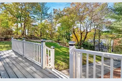 7 West St, Melrose, MA 02176 - Photo 19