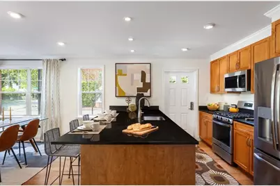 14 Thornton Rd #14, Brookline, MA 02467 - Photo 5