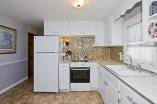 854 Grayson Dr, Springfield, MA 01119 - Photo 5
