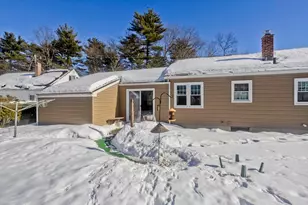 854 Grayson Dr, Springfield, MA 01119 - Photo 3