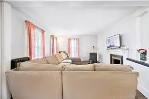 27 Clifton St, Fitchburg, MA 01420 - Photo 3