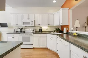 47 Orchard Meadow Dr, Shrewsbury, MA 01545 - Photo 5