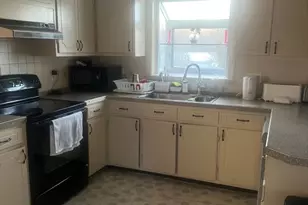 131 Chateau Dr, Somerset, MA 02726 - Photo 7