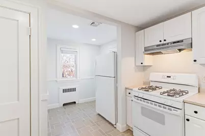 126 Washington Ave #2, Waltham, MA 02453 - Photo 9