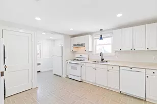 126 Washington Ave, Waltham, MA 02453 - Photo 5