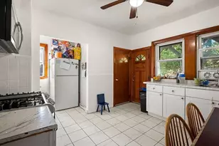 802 Winthrop Ave, Revere, MA 02151 - Photo 3