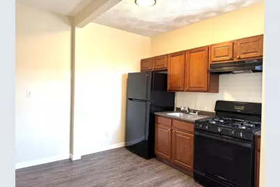 838 Western Ave #2R, Lynn, MA 01904 - Photo 1