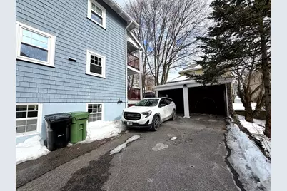 31 Oakley Rd #1, Watertown, MA 02472 - Photo 3