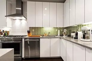 2 W Sixth St, Boston, MA 02127 - Photo 9