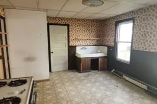 37 Franklin, Ludlow, MA 01056 - Photo 9