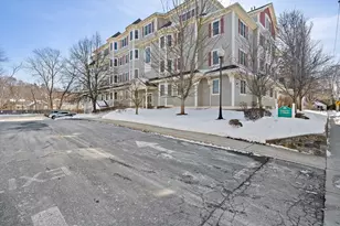 391 Pleasant St, Melrose, MA 02176 - Photo 25