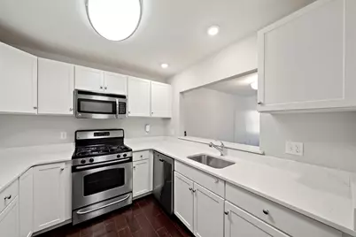 391 Pleasant St #201, Melrose, MA 02176 - Photo 3