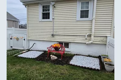 92 Pemberton St, Revere, MA 02151 - Photo 5