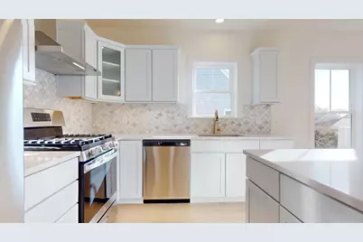 29 Parkers Neck Rd, Yarmouth, MA 02664 - Photo 9