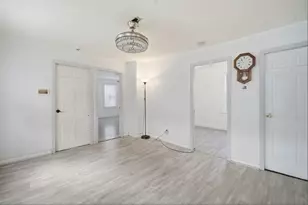 53 Fremont St, Springfield, MA 01105 - Photo 7