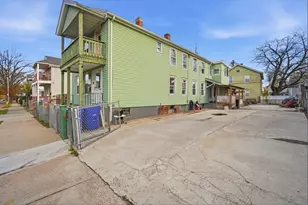 53 Fremont St, Springfield, MA 01105 - Photo 9