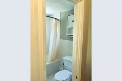 7 Oaklawn St #3, New Bedford, MA 02744 - Photo 9