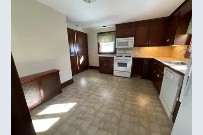 24 Pearl Street #2, Wakefield, MA 01880 - Photo 3