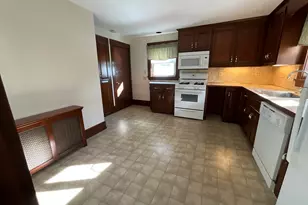 24 Pearl St, Wakefield, MA 01880 - Photo 3