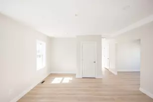 17A Mott St, Worcester, MA 01604 - Photo 3