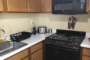 25 Nassau Dr, Springfield, MA 01129 - Photo 3