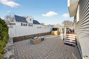7 Bradley Ave, Somerset, MA 02725 - Photo 5