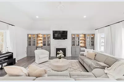 103 Keeneland Cir, Leominster, MA 01453 - Photo 9