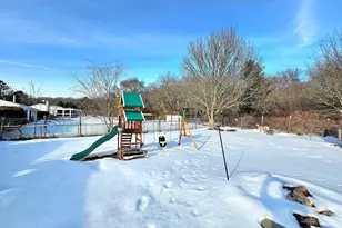 8 Algonquin Dr, Dartmouth, MA 02748 - Photo 25