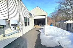 8 Algonquin Dr, Dartmouth, MA 02748 - Photo 23