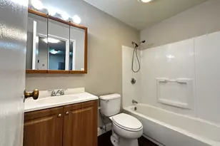 174 High St, Holyoke, MA 01040 - Photo 11