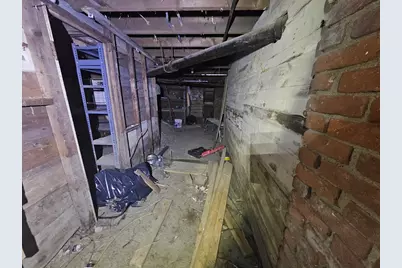 17-19 Bracewell Ave, North Adams, MA 01247 - Photo 27