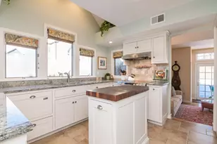 63 Amity Pl, Amherst, MA 01002 - Photo 9