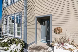 63 Amity Pl, Amherst, MA 01002 - Photo 3