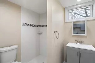 34 Hooper, Chelsea, MA 02150 - Photo 9