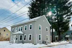 8 Oakdale Pl, Easthampton, MA 01027 - Photo 3