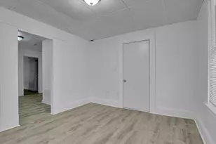 1397 Worcester St, Springfield, MA 01151 - Photo 5