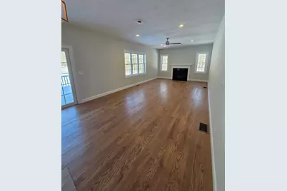 138 Elm St, Uxbridge, MA 01569 - Photo 11