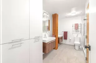 21 Wormwood St, Boston, MA 02210 - Photo 17