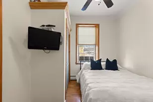 26 Summer St, Marblehead, MA 01945 - Photo 15