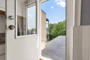 109 Eutaw St, Boston, MA 02128 - Photo 33