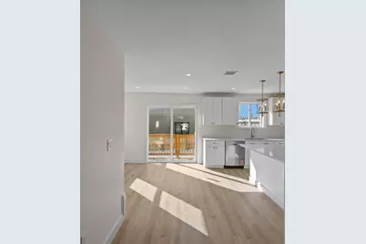 25 Lebanon St #C, Fall River, MA 02723 - Photo 11