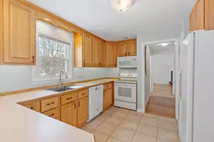 20 Lovell St, Westminster, MA 01473 - Photo 5