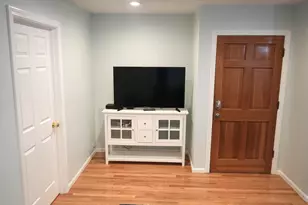 12 Regent St, Cambridge, MA 02140 - Photo 29